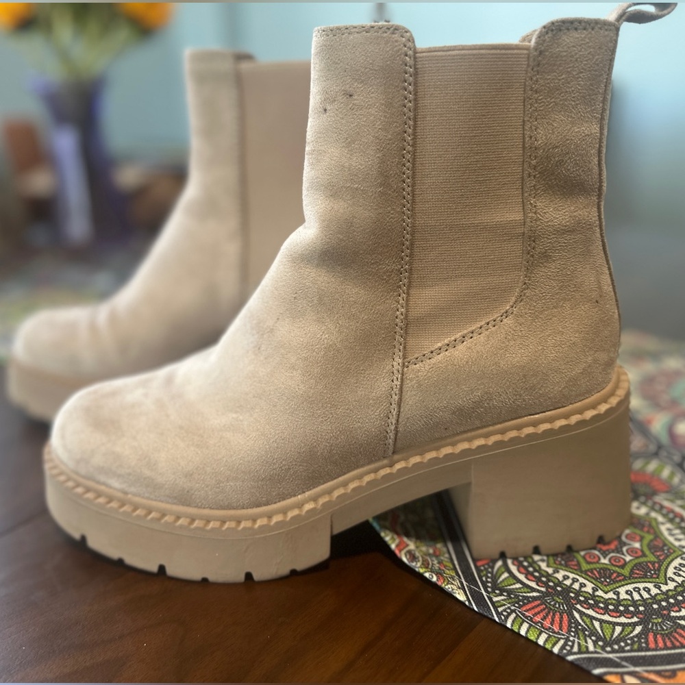 Madden Girl Tan Suede Platform Chelsea Heeled Boots